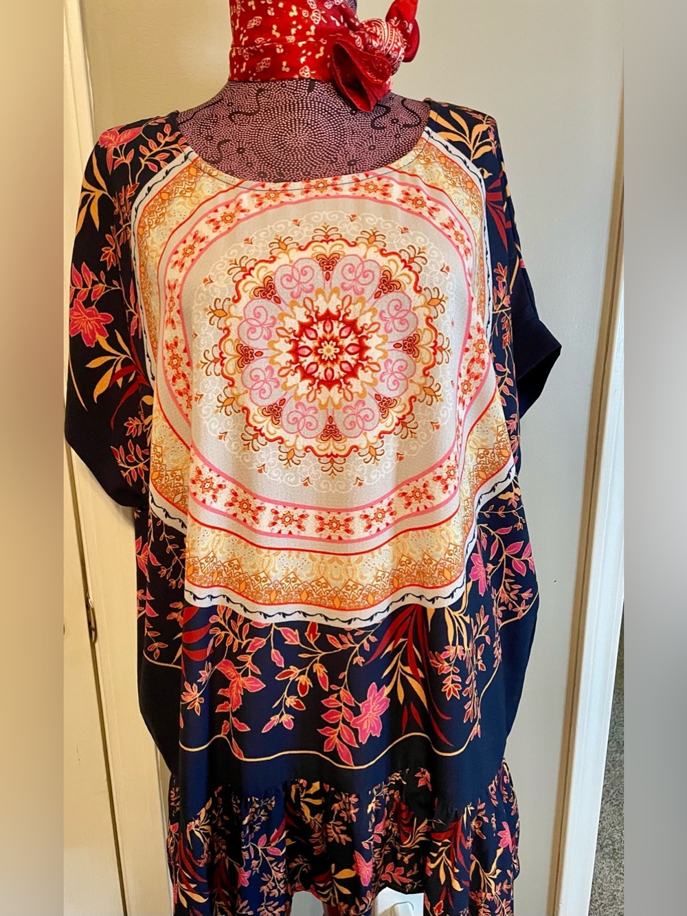 Boho Umgee Floral Medallion Women's Top in Navy and Pink size small